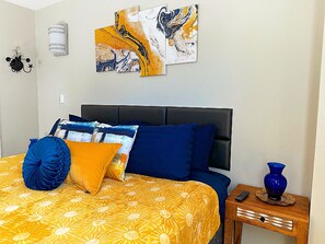 2 habitaciones, tabla de planchar con plancha, wifi y ropa de cama 