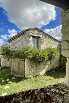 Exterior - Le Nid Charentais (Rouillac)