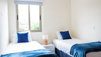 Iron/ironing board, internet, bed sheets