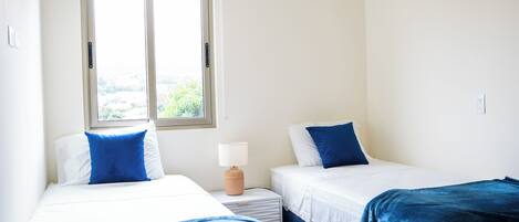 Bügeleisen/Bügelbrett, Internetzugang, Bettwäsche