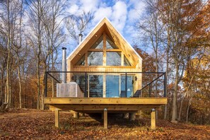 Exterior - The Ffern * Modern Cabin Farm Retreat + Hot Tub (Logan)