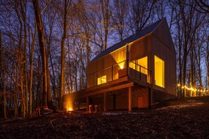 Exterior - The Primrose * Pondside Cabin for Slowing Down (Logan)