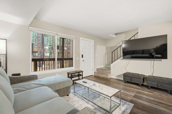 智��能电视、电脑显示器