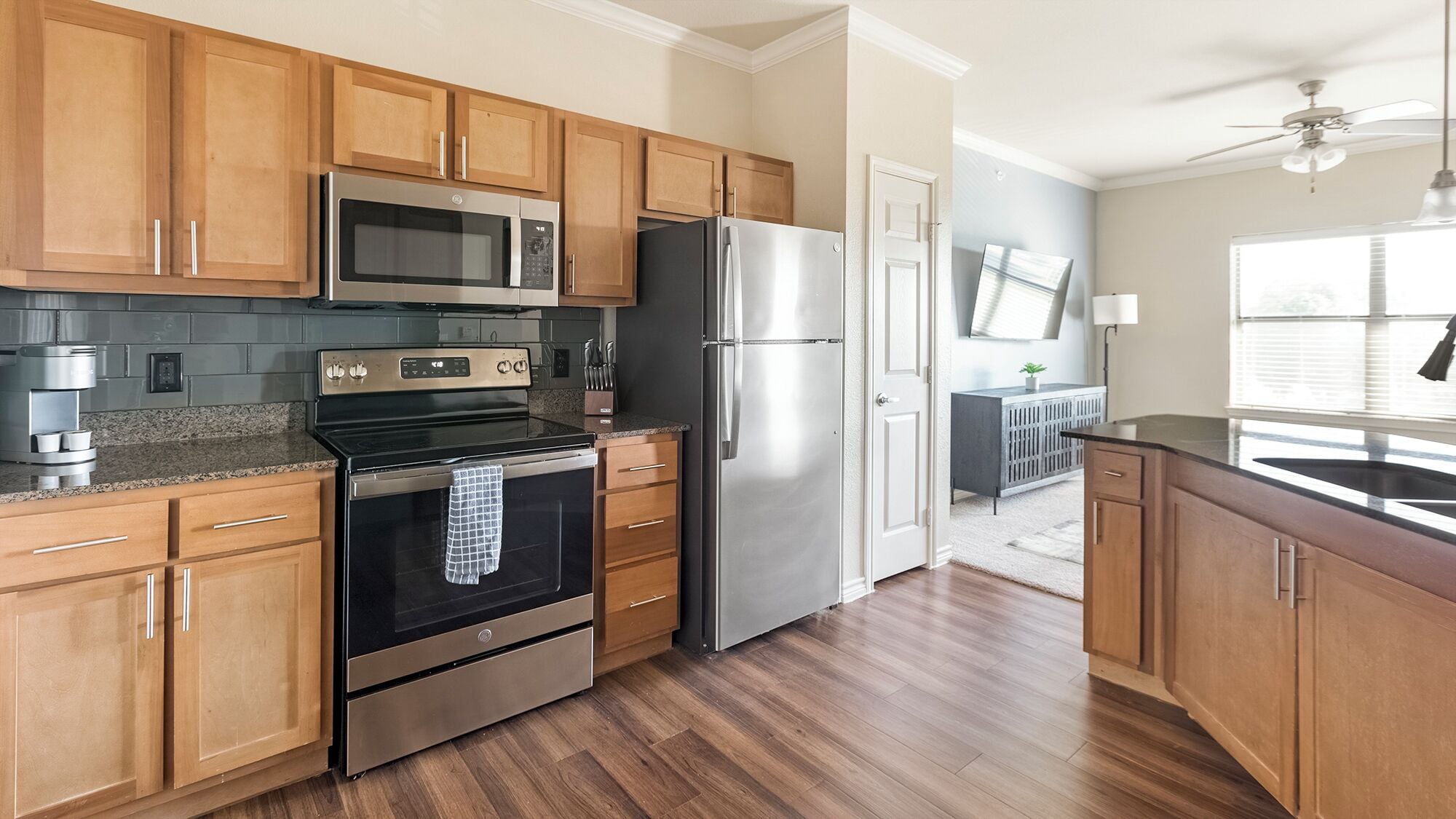 Apartment (1 Bedroom) | Private kitchen | Fridge, coffee/tea maker