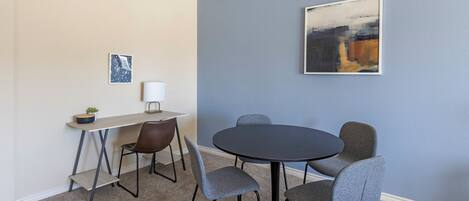 Apartment (2 Bedrooms)