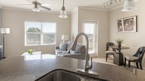 Apartment (1 Bedroom) | Private kitchen | Fridge, coffee/tea maker - Landing Furnished Apartments near East Arlington (Grand Prairie)