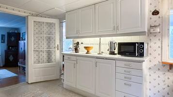 Réfrigérateur, four, plaque de cuisson, lave-vaisselle