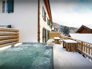 Bain à remous extérieur