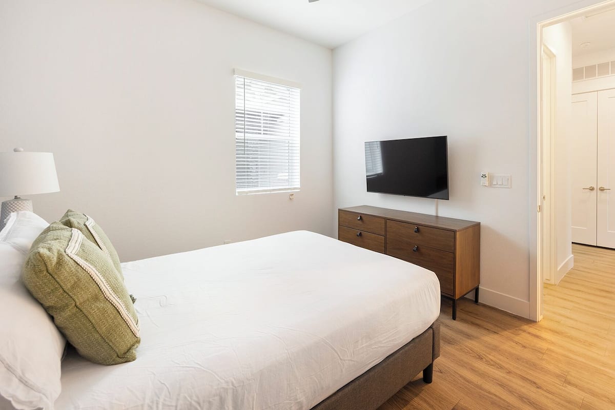 1 habitación, decoración personalizada y muebles diferentes