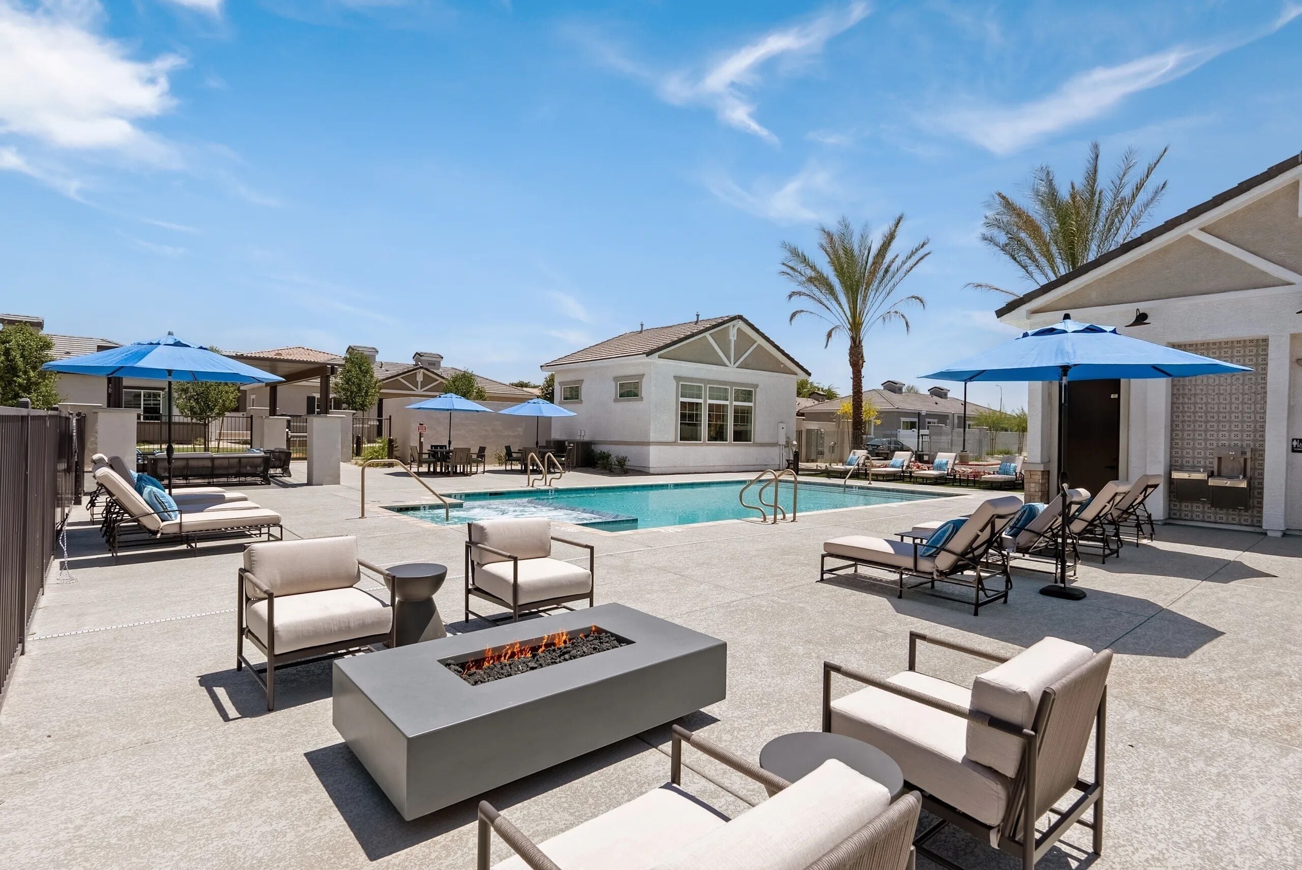 Appartement (2 Bedrooms) | Piscine | Piscine extérieure