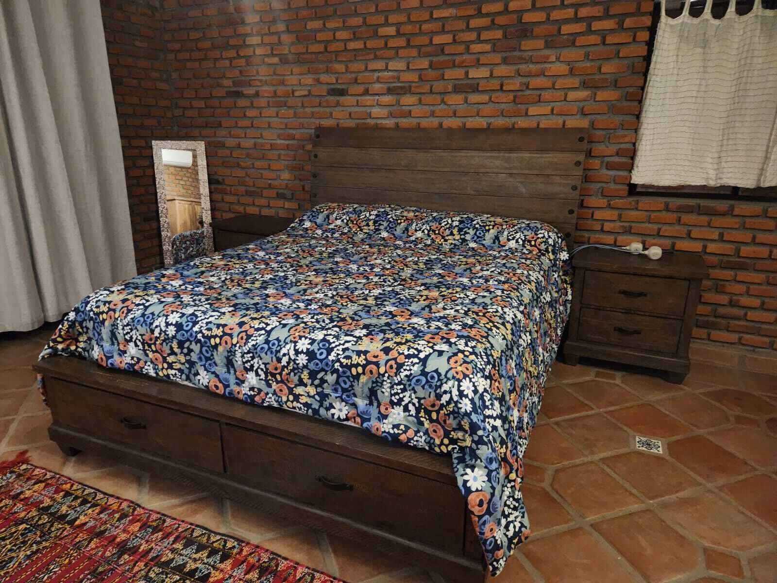 Iron/ironing board, Internet, bed sheets