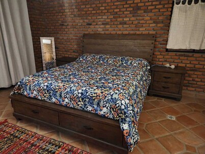 7 BR / 6 BA Famuily Compound on 100 Hectare Ranch!