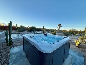 مغطس سبا خارجي