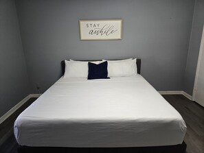 Iron/ironing board, free WiFi, bed sheets