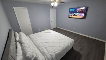 2 bedrooms, iron/ironing board, free WiFi, bed sheets