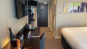 1 室のベッドルーム、アイロン / アイロン台、WiFi、ベッドシーツ