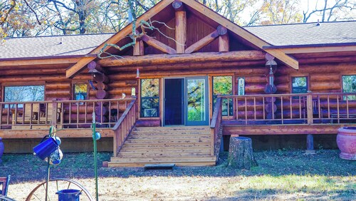 Pleasant 2-bedroom apartment with AC in Connerville