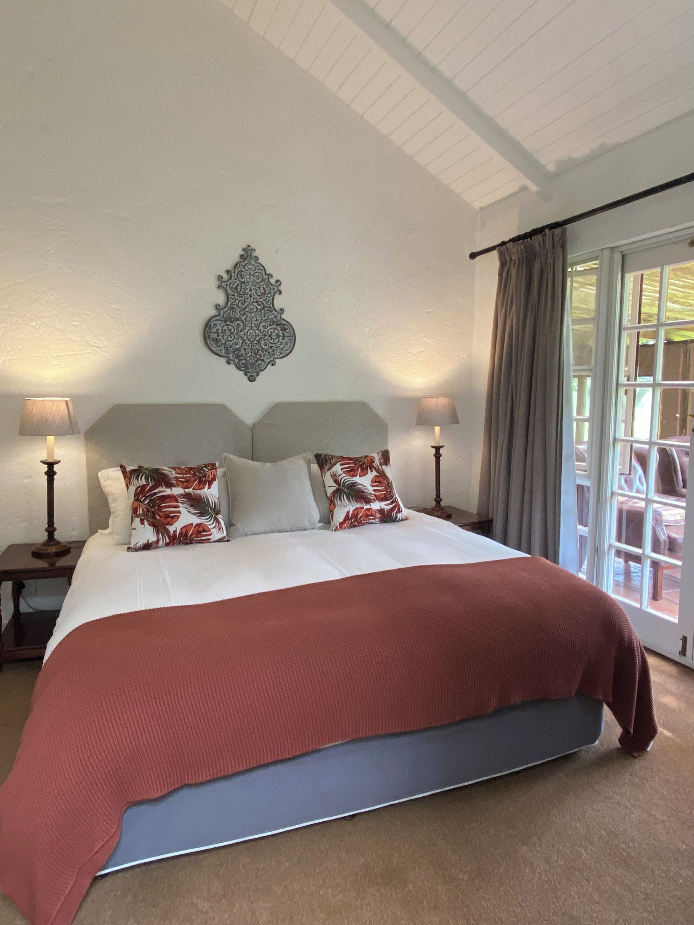 Tabla de planchar con plancha, cuna de viaje y wifi gratis 