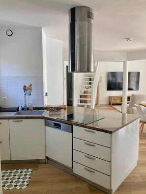 Fridge, oven, toaster, cookware/dishes/utensils - La Bastide 820 - Moliets (MOLIETS ET MAA)