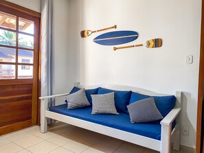 Apartment | Living area | Flat-screen TV - Condomíno American Praia  (Porto Seguro)