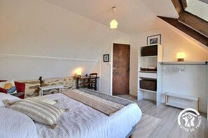 熨斗/熨衣板、免费 WiFi、床单