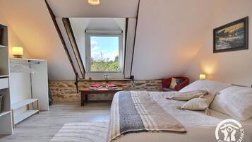 Fer et planche Ă repasser, Wi-Fi gratuit, draps fournis