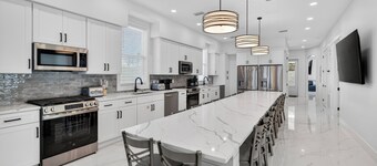 Seaside Reunion - Luxury Home in 30A Perfect for Beach Retreats & Large Groups