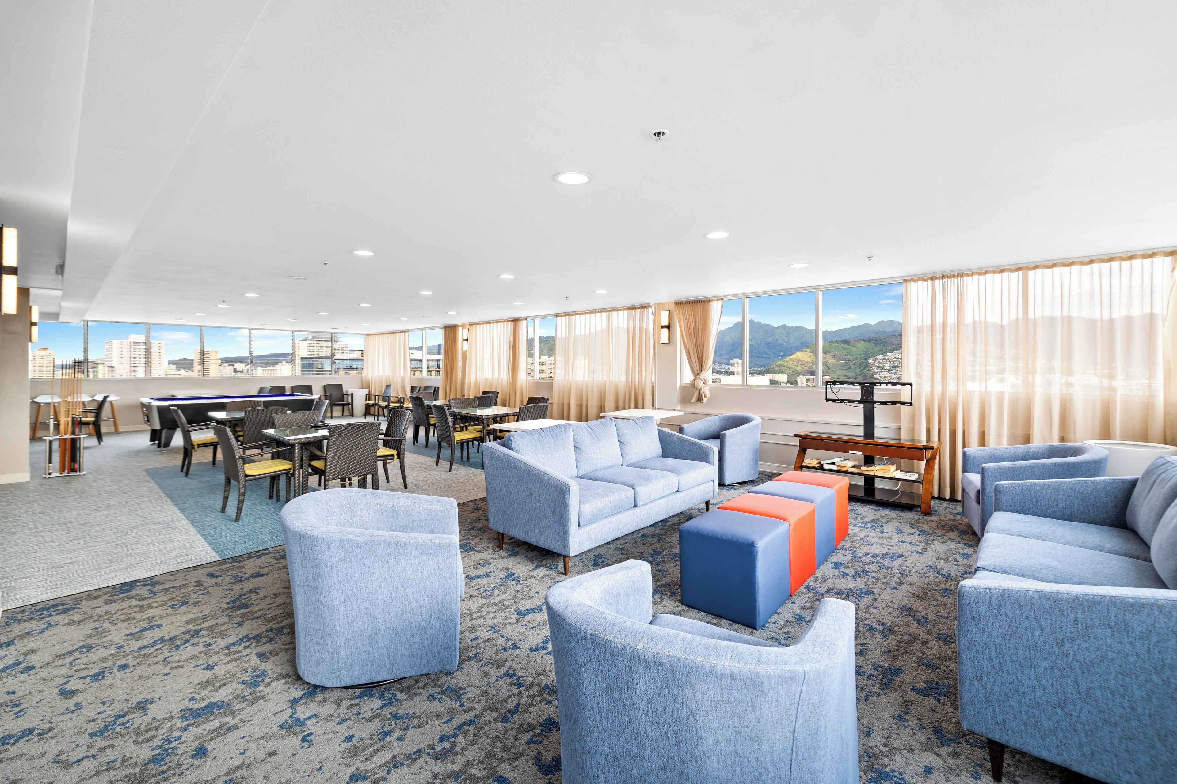 Coin salon dans le hall