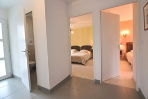 2 bedrooms, free WiFi, bed sheets - Kerarzic Gardens (PLOUBAZLANEC)