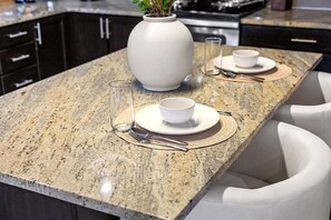 Dining - Elegant King Suite Dallas | Pool Gym Rooftop (Dallas)