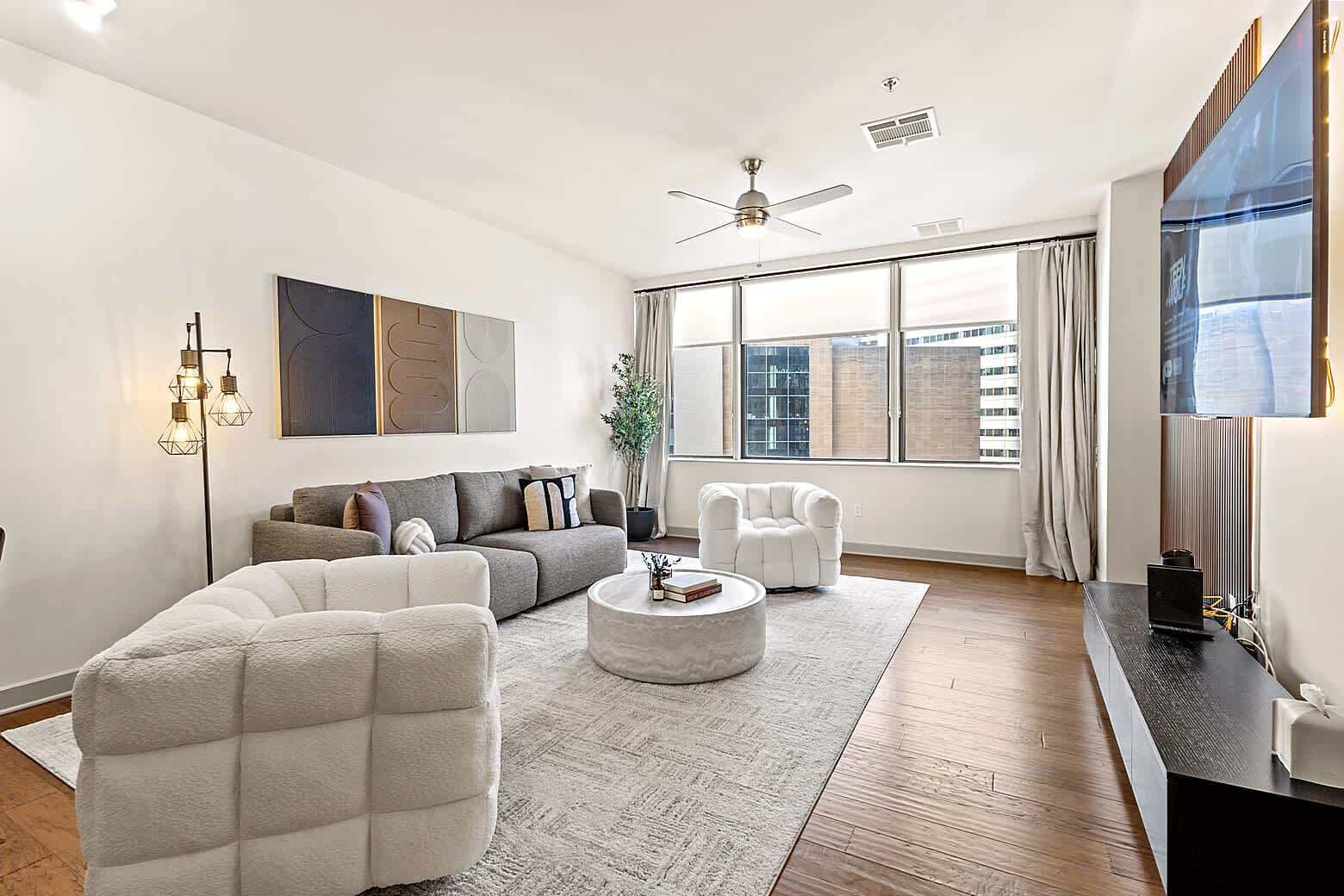 テレビ、書斎 / ワークスペース