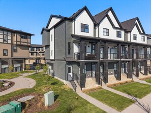 Unclassified image, 5 of 41, button