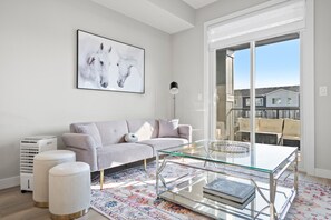 Unclassified image, 3 of 41, button