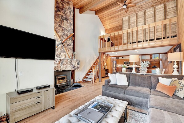 TV - Snowcreek 426 Beautiful Meadow Townhome (Mammoth Lakes)