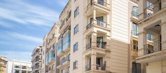 Luxury 3 BR Apartment - heart of Sliema