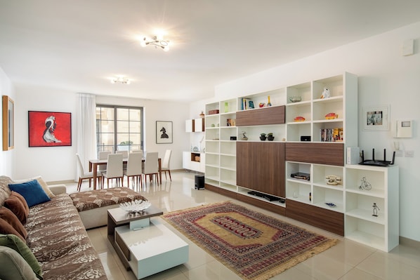 Apartment, 3 Bedrooms, Kitchen, City View | Living area - Luxury 3 BR Apartment - heart of Sliema (Sliema)