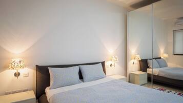 Appartamento, 3 camere da letto, cucina, vista città | Ferro/asse da stiro, Wi-Fi gratuito