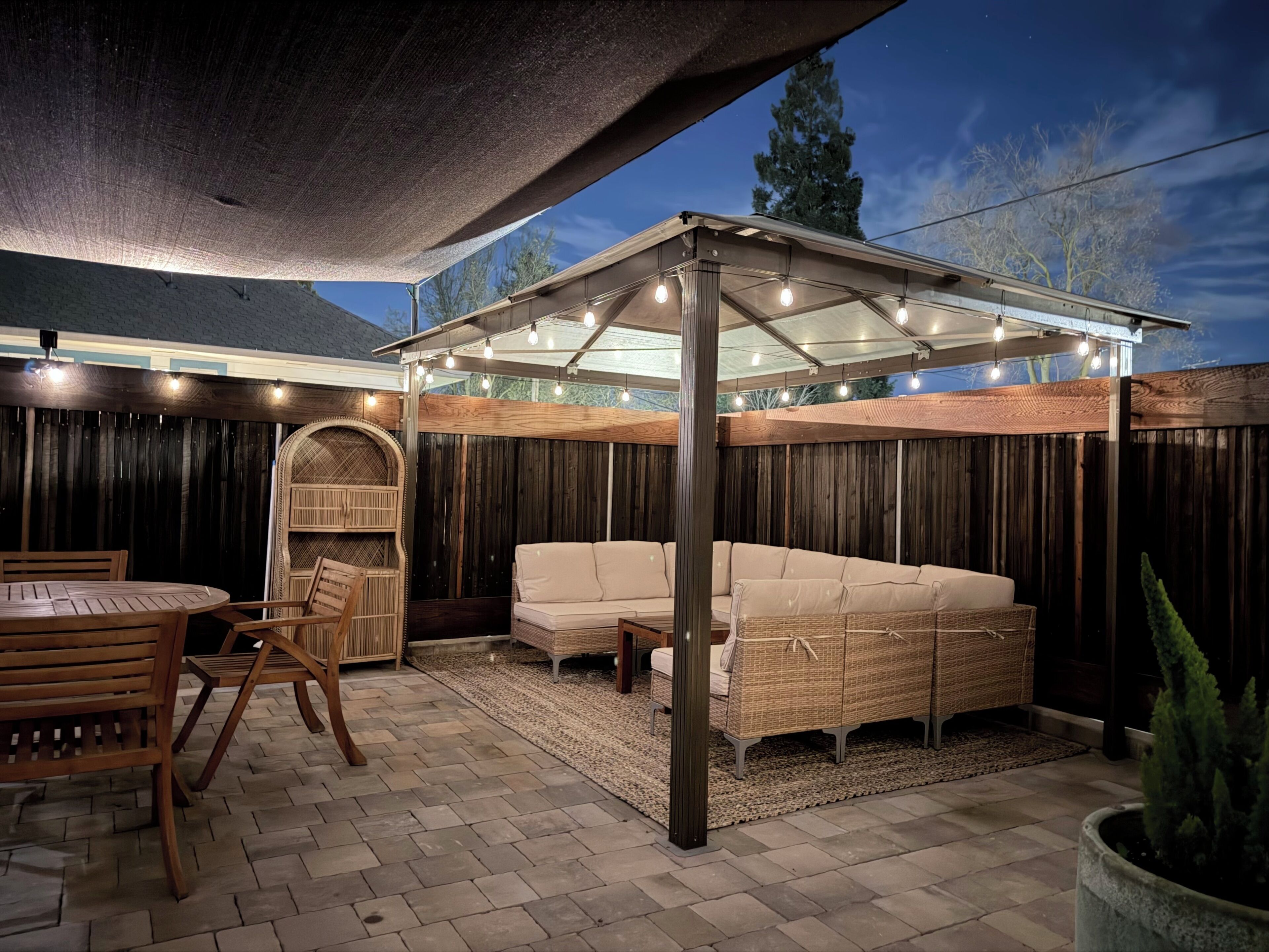 Outdoor dining