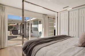 5 bedrooms, iron/ironing board, travel cot, WiFi - Dream Dip: Heated Pool & Hot Tub | Close to Disney (Placentia)