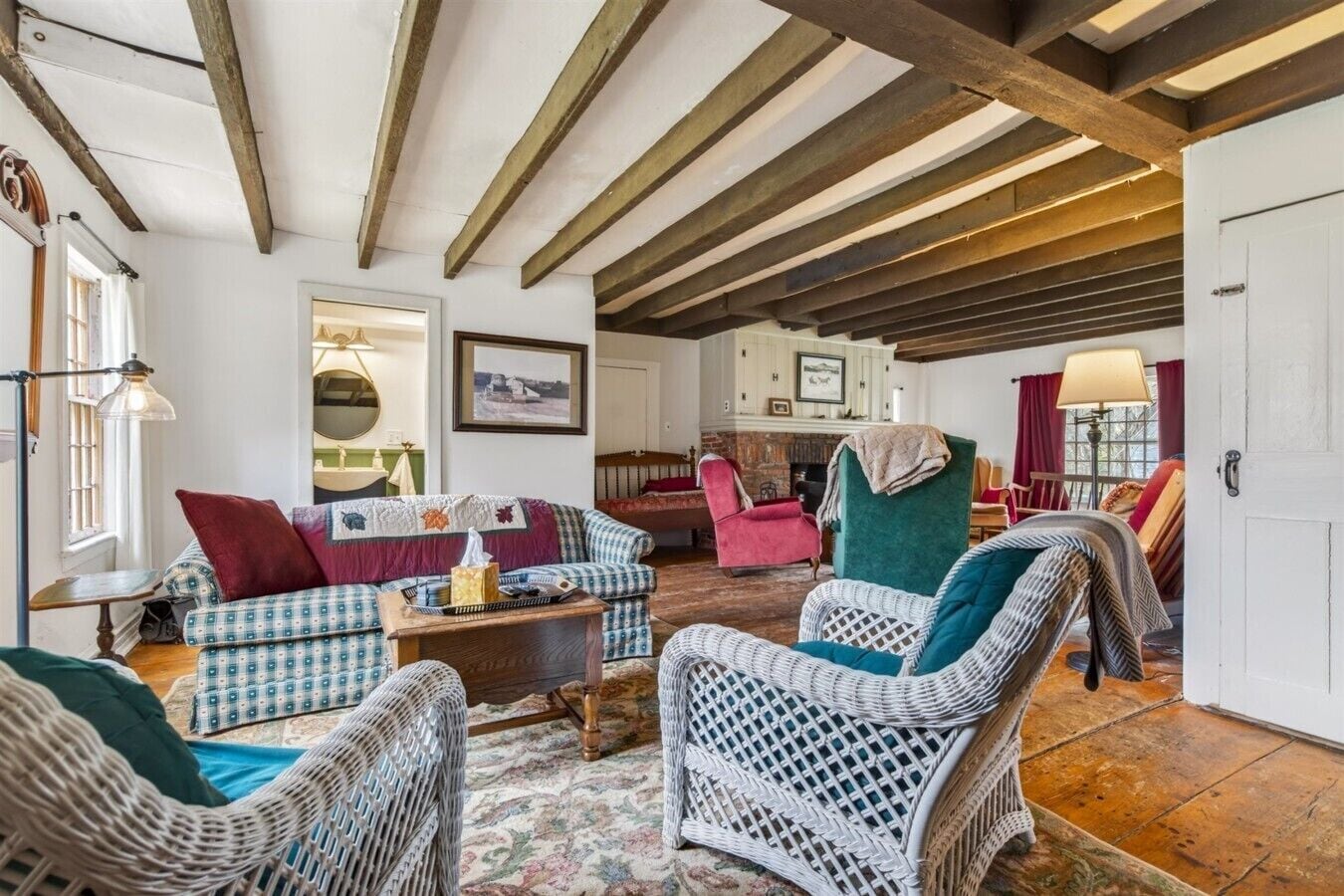 TV, fireplace, DVD player, books
