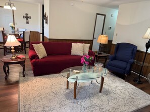 Living area - Lovely 2-bedroom house with AC in cool Athens (Athens)