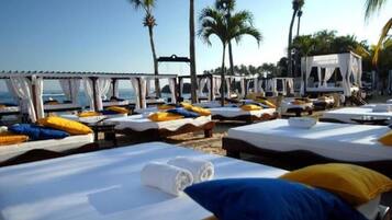 Room, 1 Bedroom, Smoking, Balcony | Property grounds