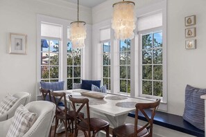 Dining - Coastal charm and modern comfort in Seagrove Beach (Seagrove Beach)