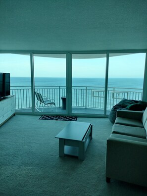 Living area - Direct Oceanfront Balcony, 23rd Floor, Peck Plaza Building, Daytona Beach Shores (Daytona Beach Shores)