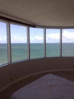 Internet, bed sheets - Direct Oceanfront Balcony, 23rd Floor, Peck Plaza Building, Daytona Beach Shores (Daytona Beach Shores)