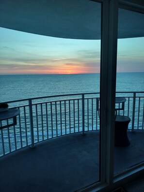 Interior - Direct Oceanfront Balcony, 23rd Floor, Peck Plaza Building, Daytona Beach Shores (Daytona Beach Shores)