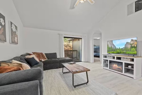 Game Room, 8 guests- Lake, Yosemite, Sonora nearby