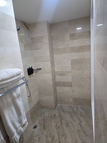 Room-presidential Suite Steps From the o