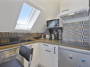 Microwave, dishwasher, coffee/tea maker, toaster - Studio Victoria - Welkeys (Biarritz)
