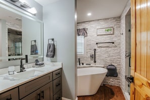 Bathroom - Fishersville Oasis (Fishersville)